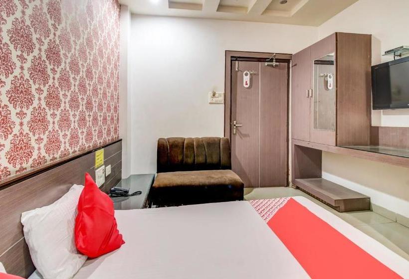 ホテル Oyo 78174 Neelkanth