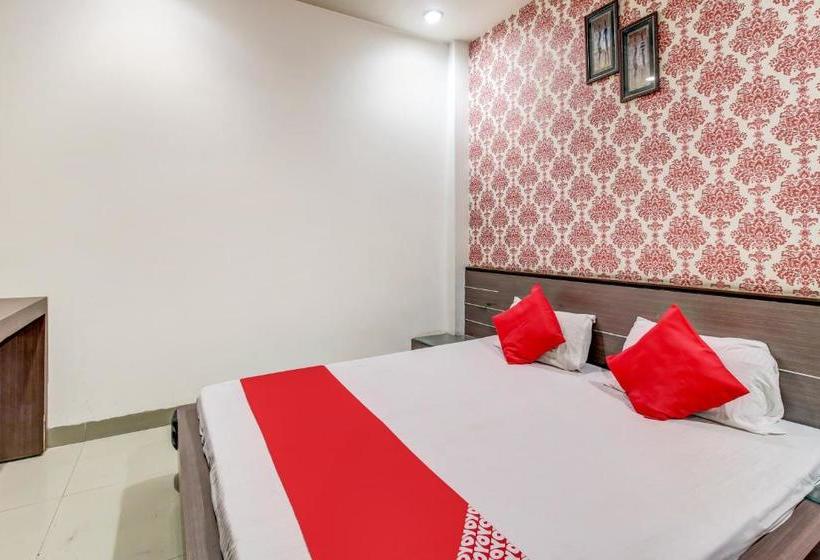 ホテル Oyo 78174 Neelkanth