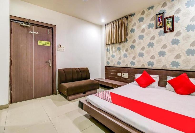 ホテル Oyo 78174 Neelkanth