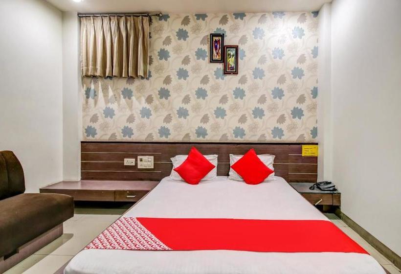ホテル Oyo 78174 Neelkanth