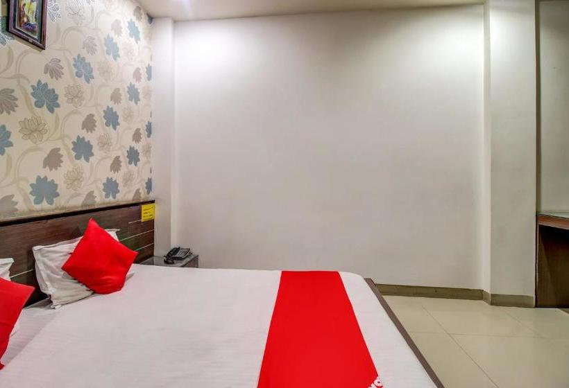ホテル Oyo 78174 Neelkanth