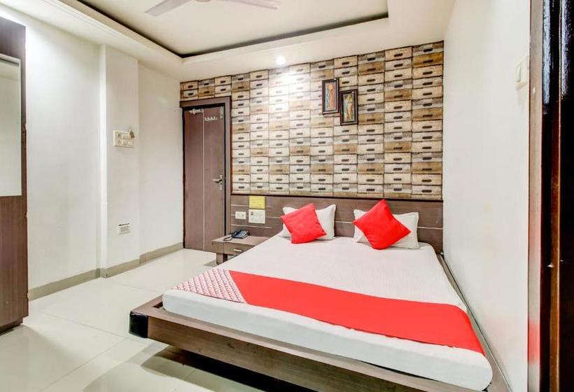 ホテル Oyo 78174 Neelkanth