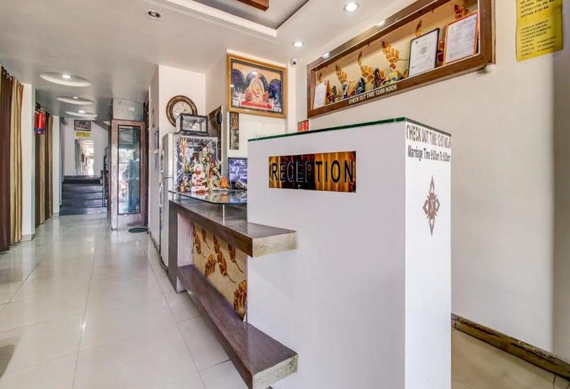 ホテル Oyo 78174 Neelkanth