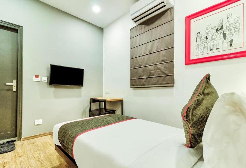 בית מלון כפרי Oyo 78245 Collection O  Crown Inn