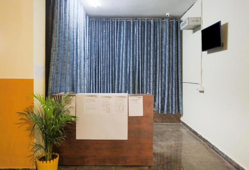 בית מלון כפרי Oyo 78247 Crown Inn