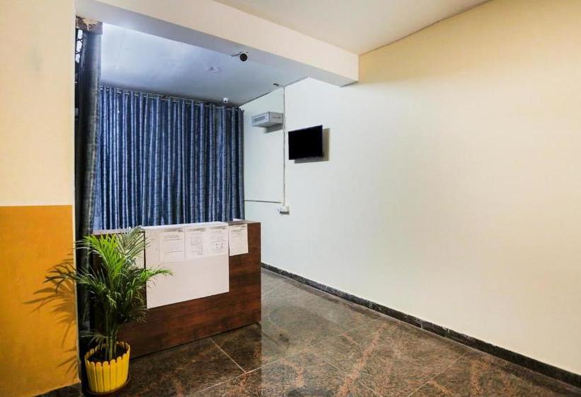 בית מלון כפרי Oyo 78247 Crown Inn