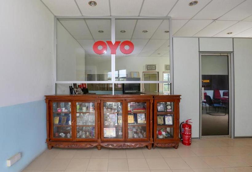 فندق Oyo 90174 Tuah Inn