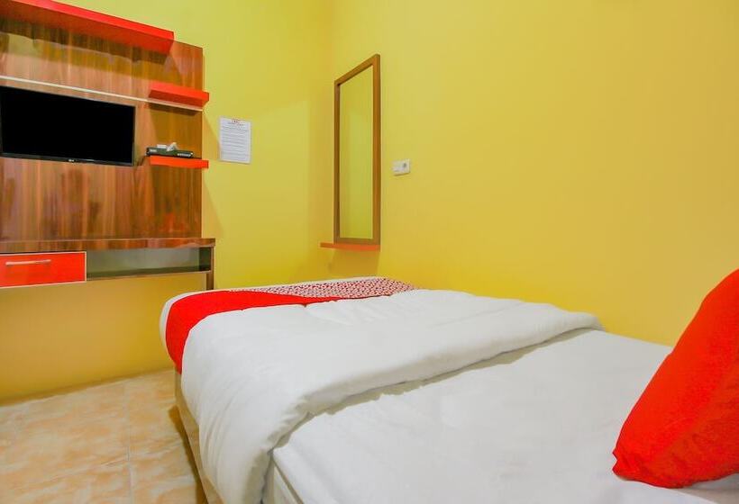 فندق Oyo 90216 Kost Sanny