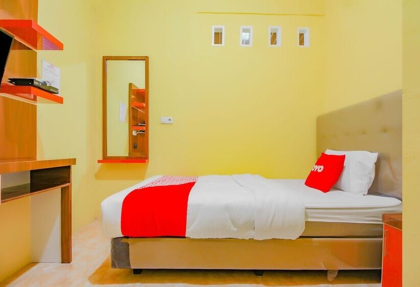 فندق Oyo 90216 Kost Sanny