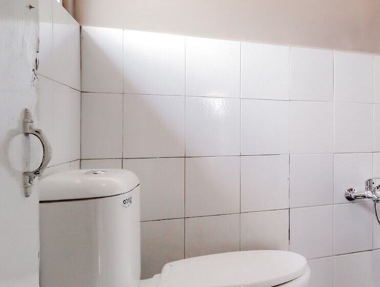 فندق Oyo 90223 Bumi Langit