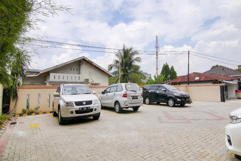 Отель Oyo 90233 The Shine Residence