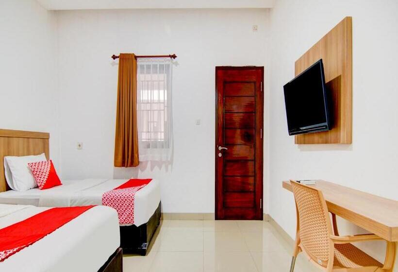 Отель Oyo 90233 The Shine Residence