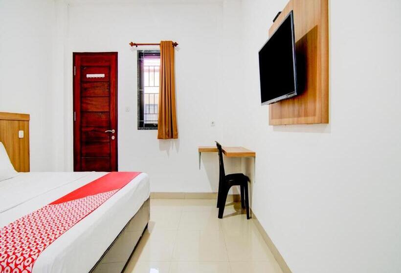 Отель Oyo 90233 The Shine Residence