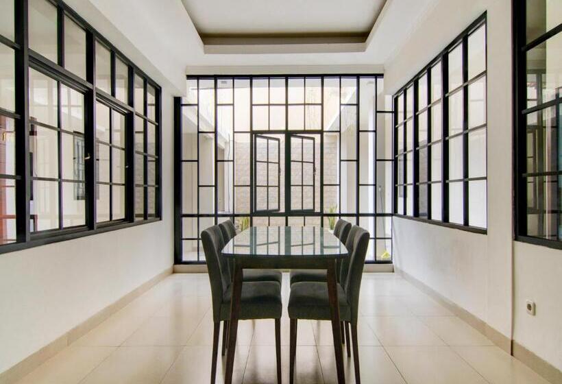 호텔 Oyo 90233 The Shine Residence