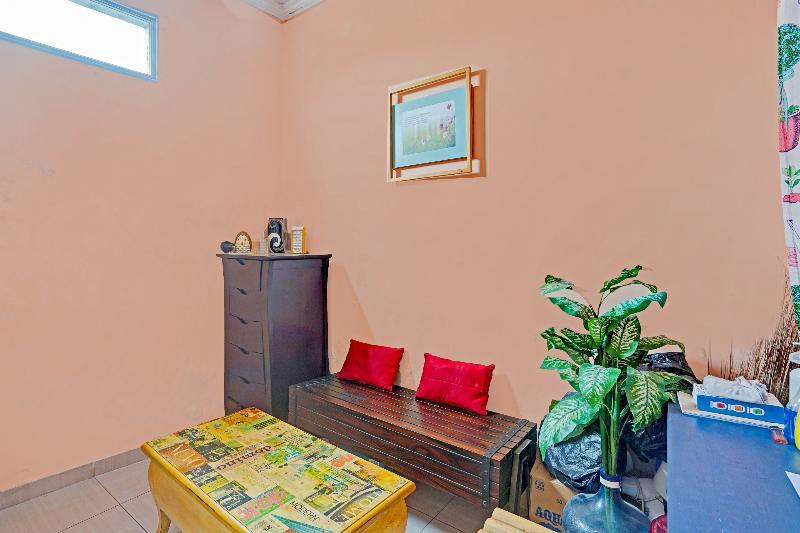 فندق Oyo 90234 Dhoho Family Guest House