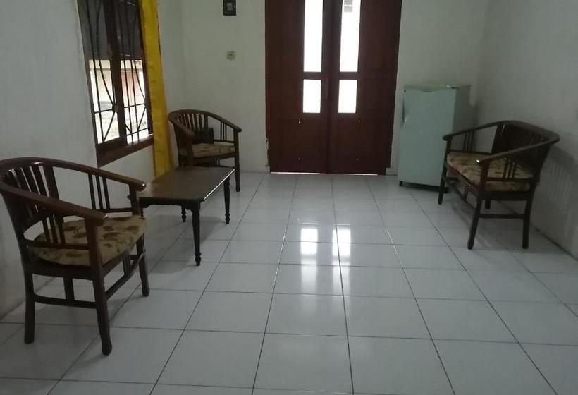 호텔 Oyo 90255 Villa Cipendawa Md28 Cianjur