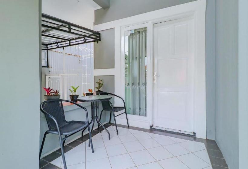 호텔 Oyo 90255 Villa Cipendawa Md28 Cianjur