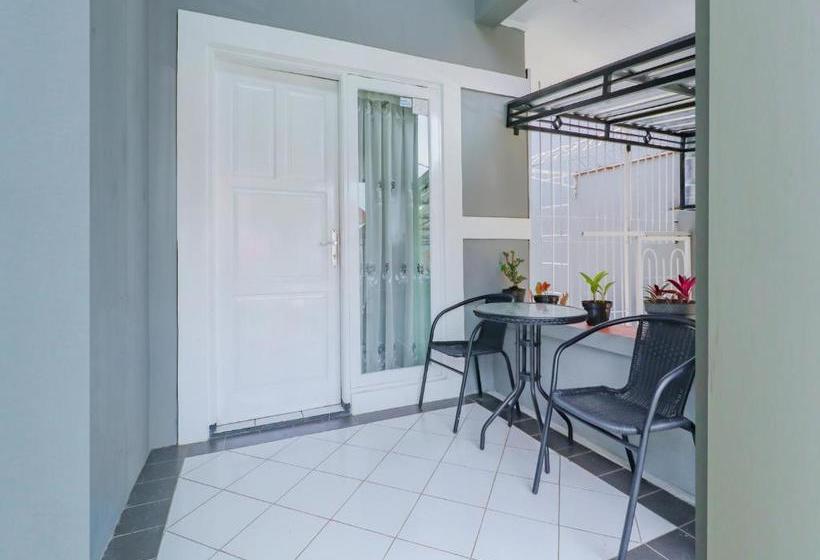 호텔 Oyo 90255 Villa Cipendawa Md28 Cianjur