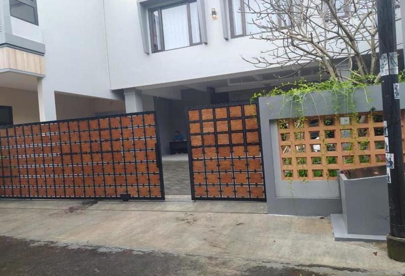 בית מלון כפרי Oyo 90256 My Kost