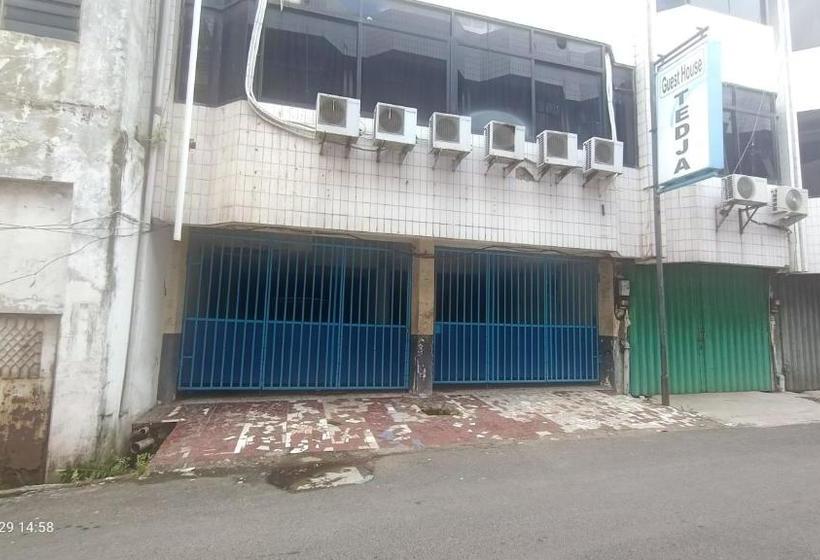Отель Oyo 90264 Tedja Guest House