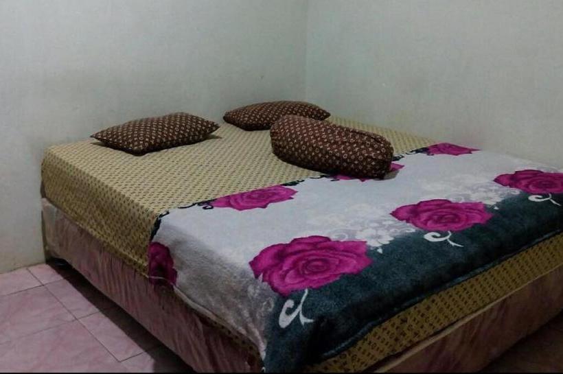 Отель Oyo 90264 Tedja Guest House