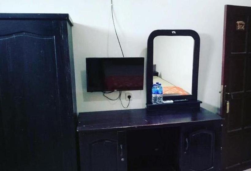 酒店 Oyo 90264 Tedja Guest House