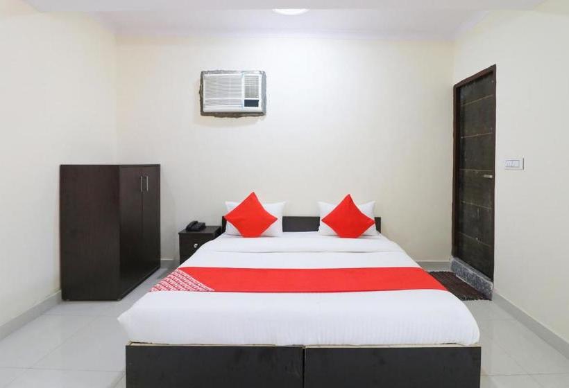 בית מלון כפרי Oyo Del2900 Lal Guest House