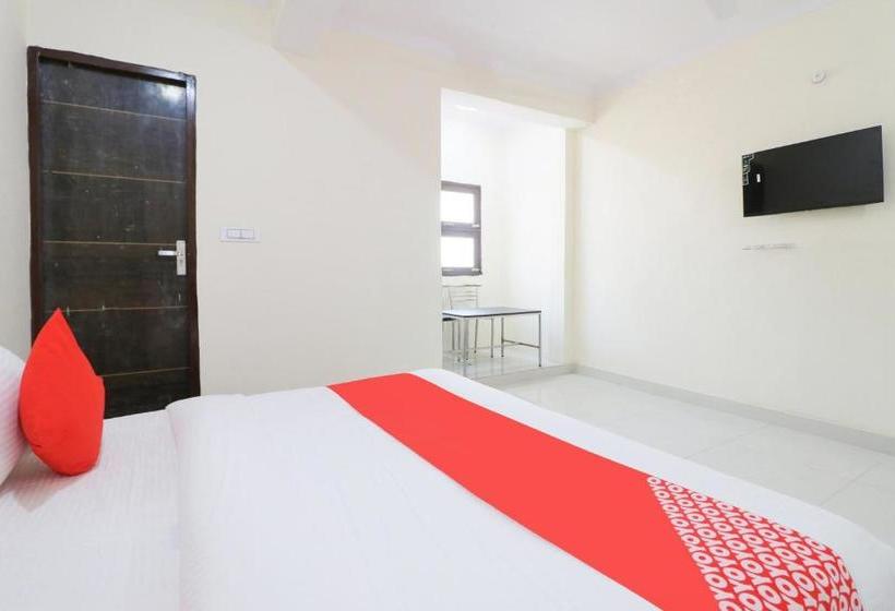 בית מלון כפרי Oyo Del2900 Lal Guest House