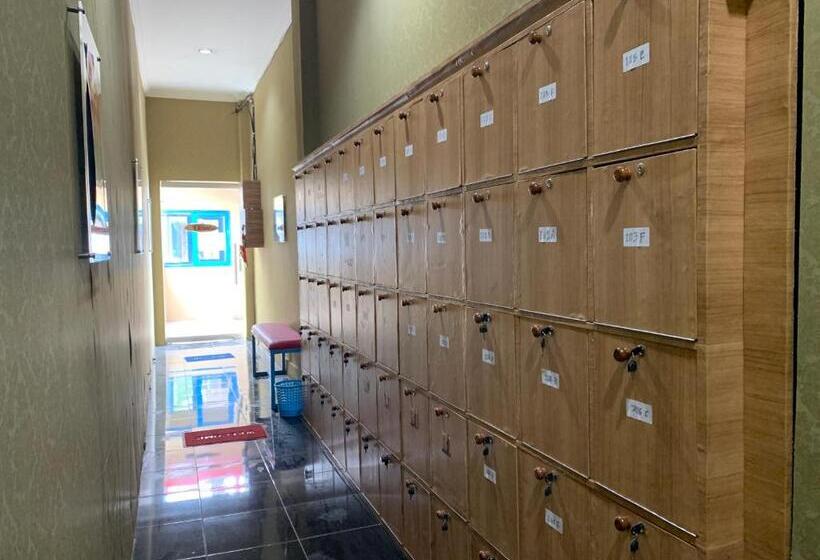 호텔 Reddoorz Near Gembira Loka Zoo 3