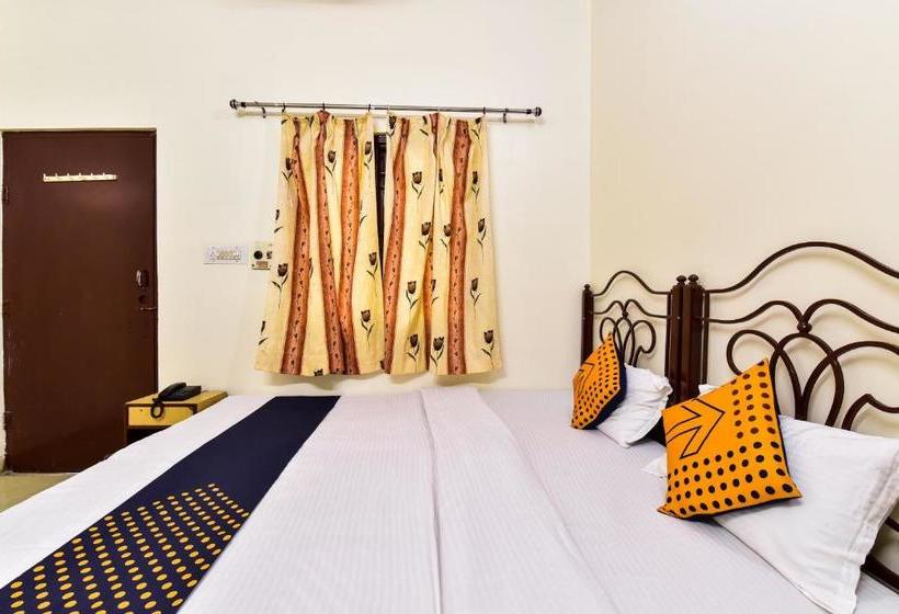 호텔 Spot On 77820  Shri Krishna And Restaurant