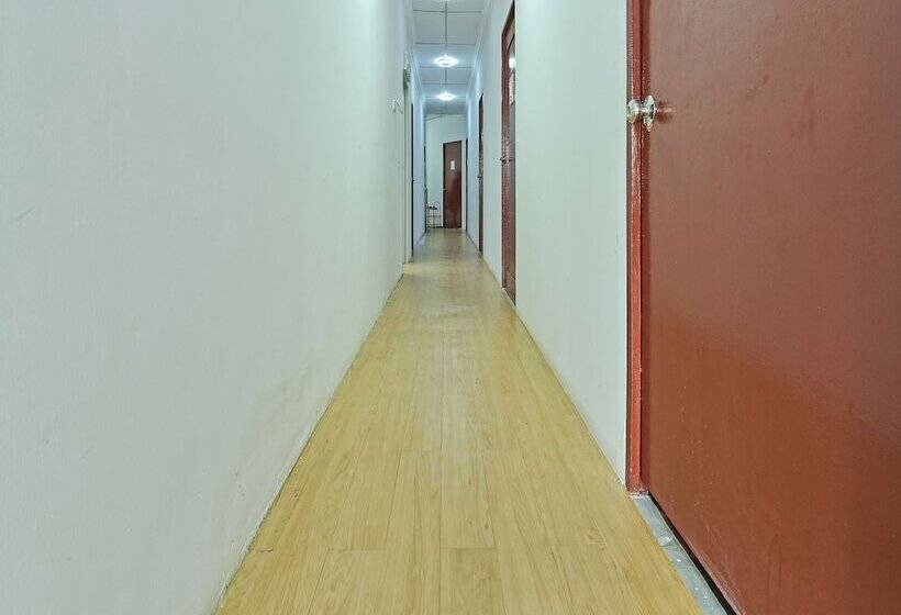 בית מלון כפרי Spot On 90181 Cz Classic