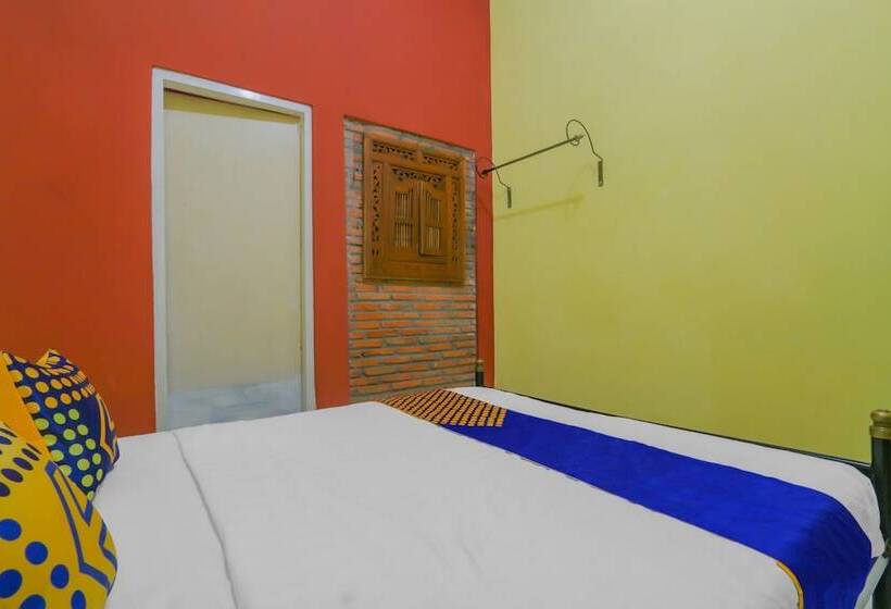 فندق Griya Istana 1