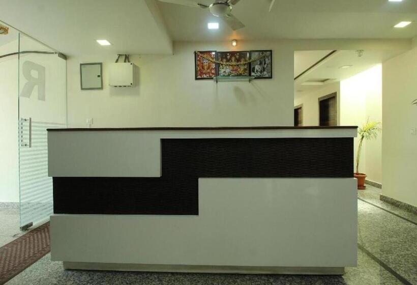 酒店 Staymaker Regal Residency