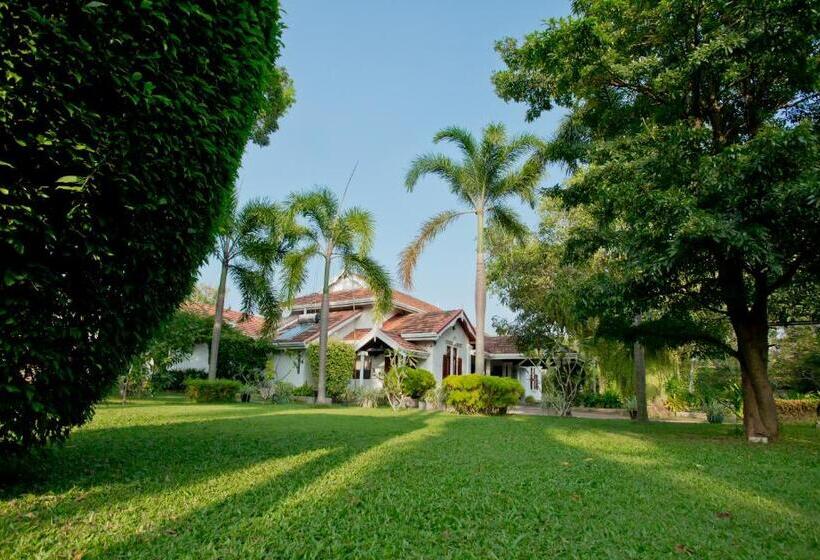 בית מלון כפרי Swanee Grand