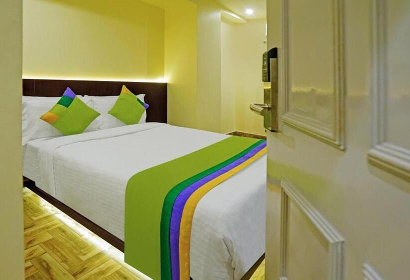 Отель Treebo Golden Nest