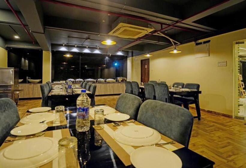 Отель Treebo Golden Nest