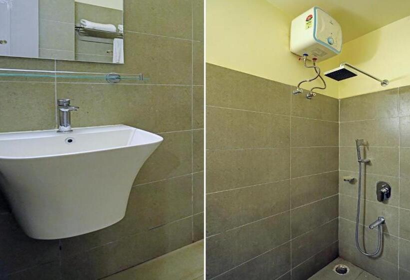 Отель Treebo Golden Nest