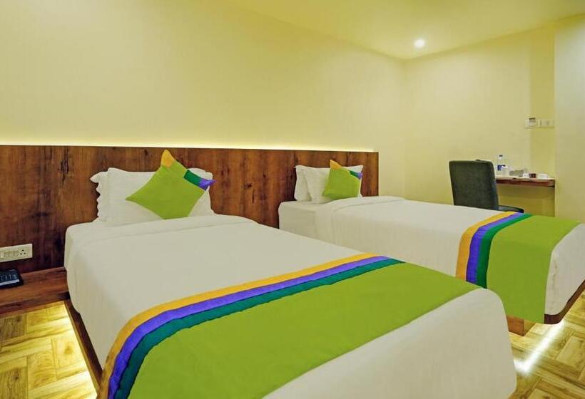 Отель Treebo Golden Nest