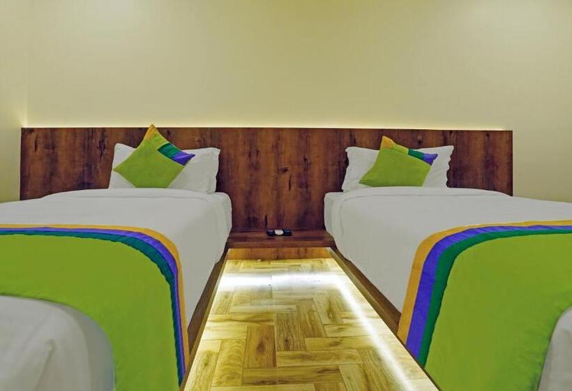 Отель Treebo Golden Nest