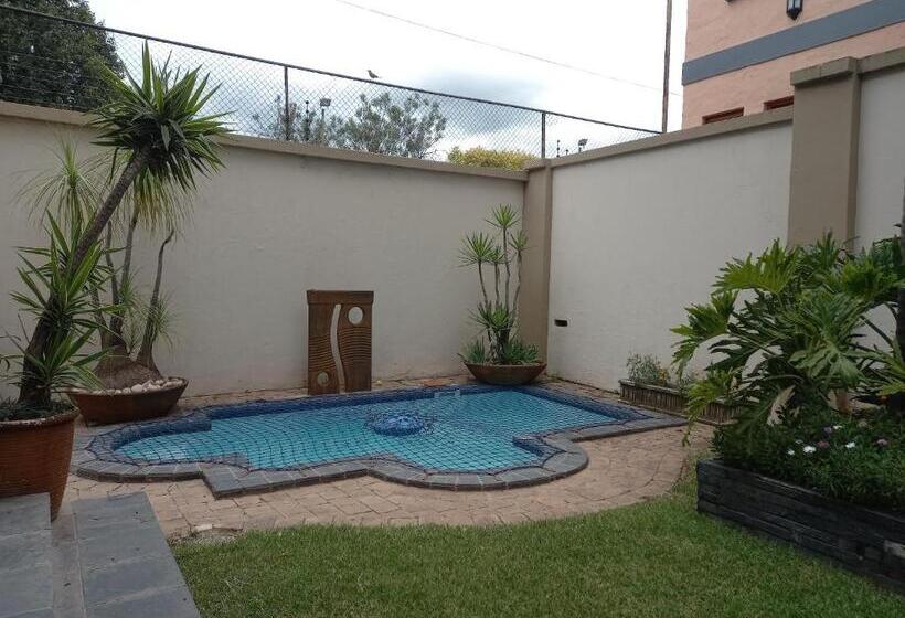 Отель Troas Boutique