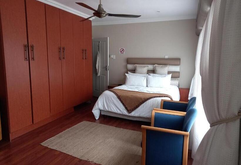 Отель Troas Boutique