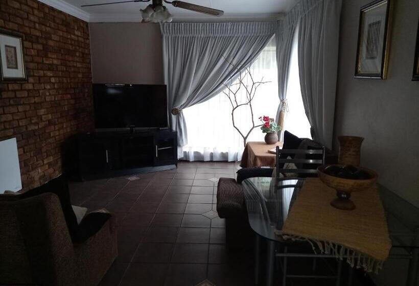 Отель Troas Boutique