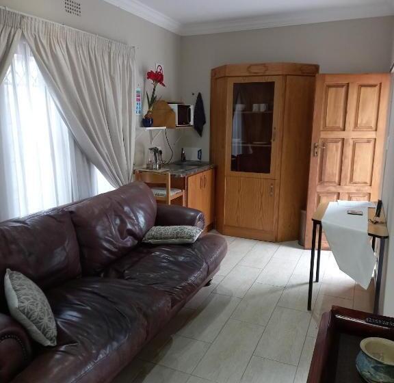 Отель Troas Boutique