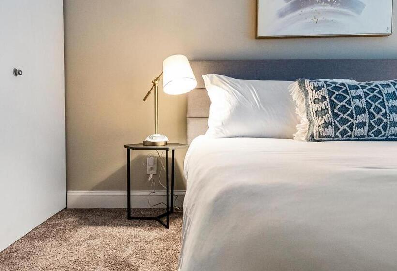 Kasa Downtown South Bend