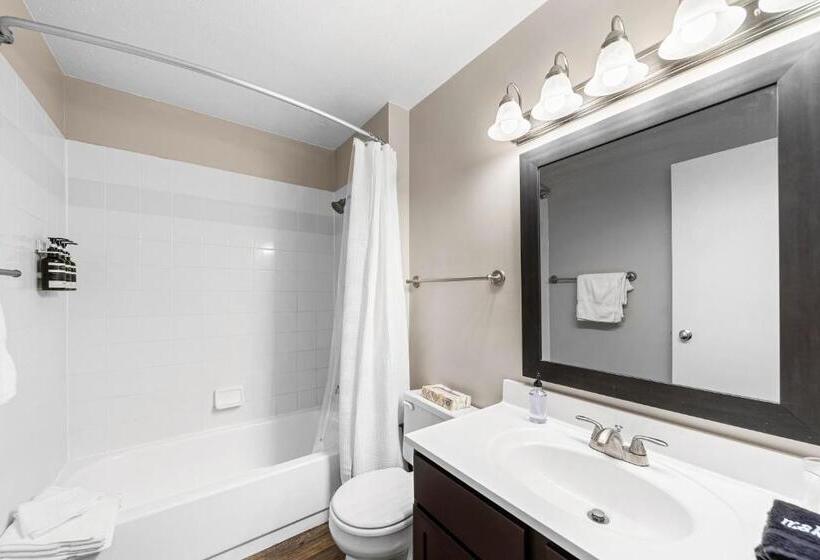 Kasa Downtown South Bend