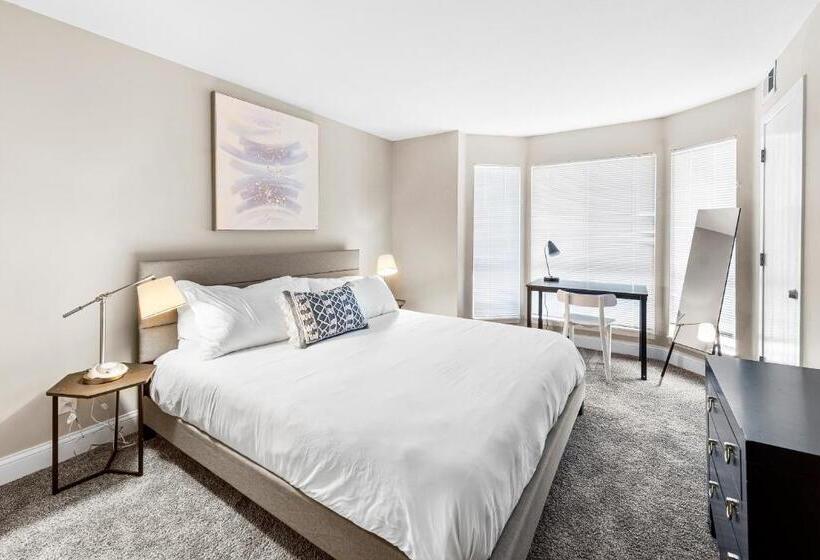 Kasa Downtown South Bend