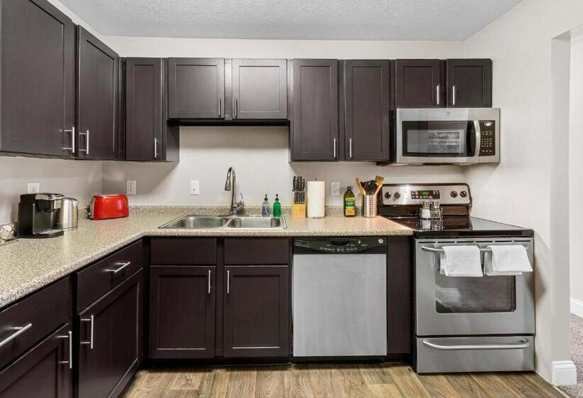 Kasa Downtown South Bend