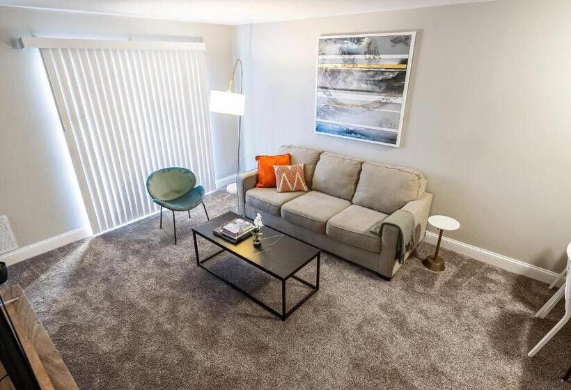 Kasa Downtown South Bend