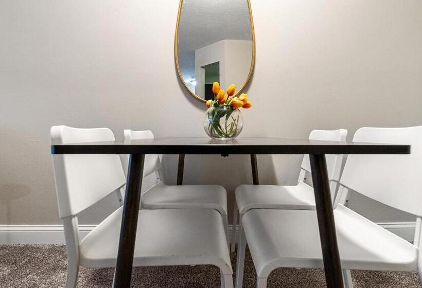 Kasa Downtown South Bend