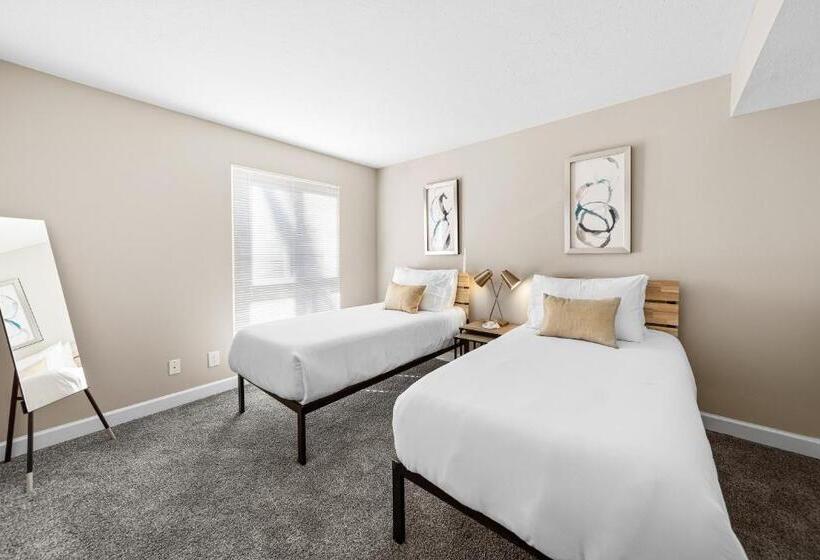 Kasa Downtown South Bend